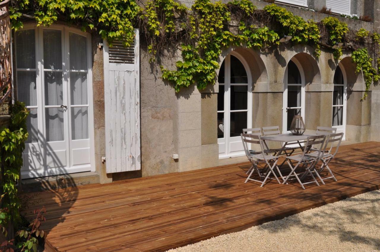 Hotel Au Rez De Jardin Cholet Esterno foto