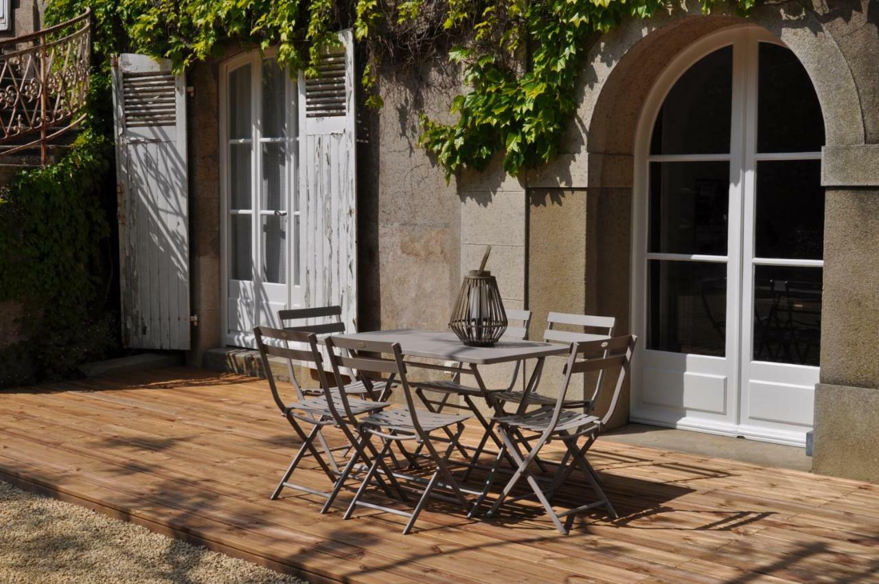 Hotel Au Rez De Jardin Cholet Esterno foto