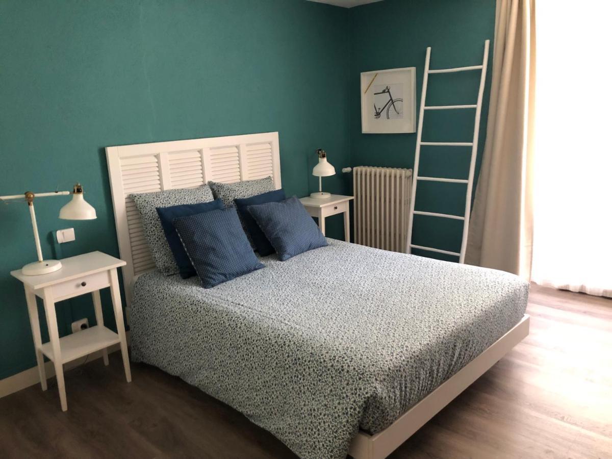 Hotel Au Rez De Jardin Cholet Esterno foto