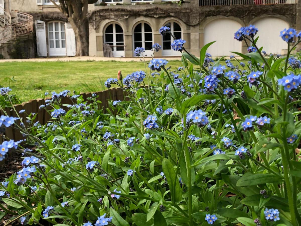 Hotel Au Rez De Jardin Cholet Esterno foto