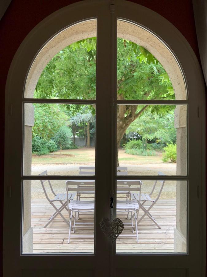 Hotel Au Rez De Jardin Cholet Esterno foto