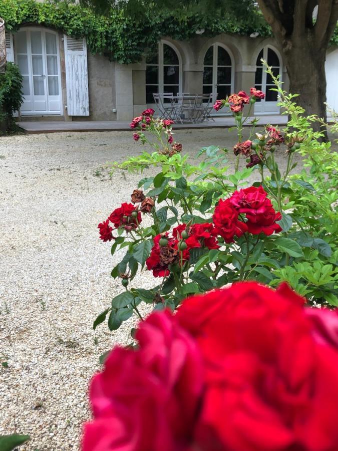 Hotel Au Rez De Jardin Cholet Esterno foto